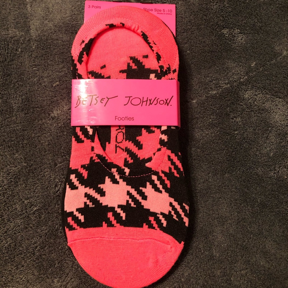 NWT•Betsey Johnson Women’s 3pk Pink/Blk no-show